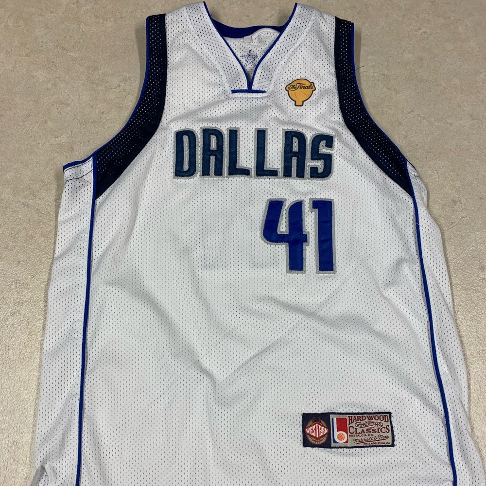 Mitchell &Ness Hardwood Classics Dallas Mavericks #41 Nowitzki Jersey Youth XXL